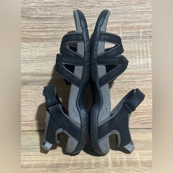 Teva Tirra Black leather Outdoor Hiking strap Sandals women’s size 8 - Picture 3 of 10